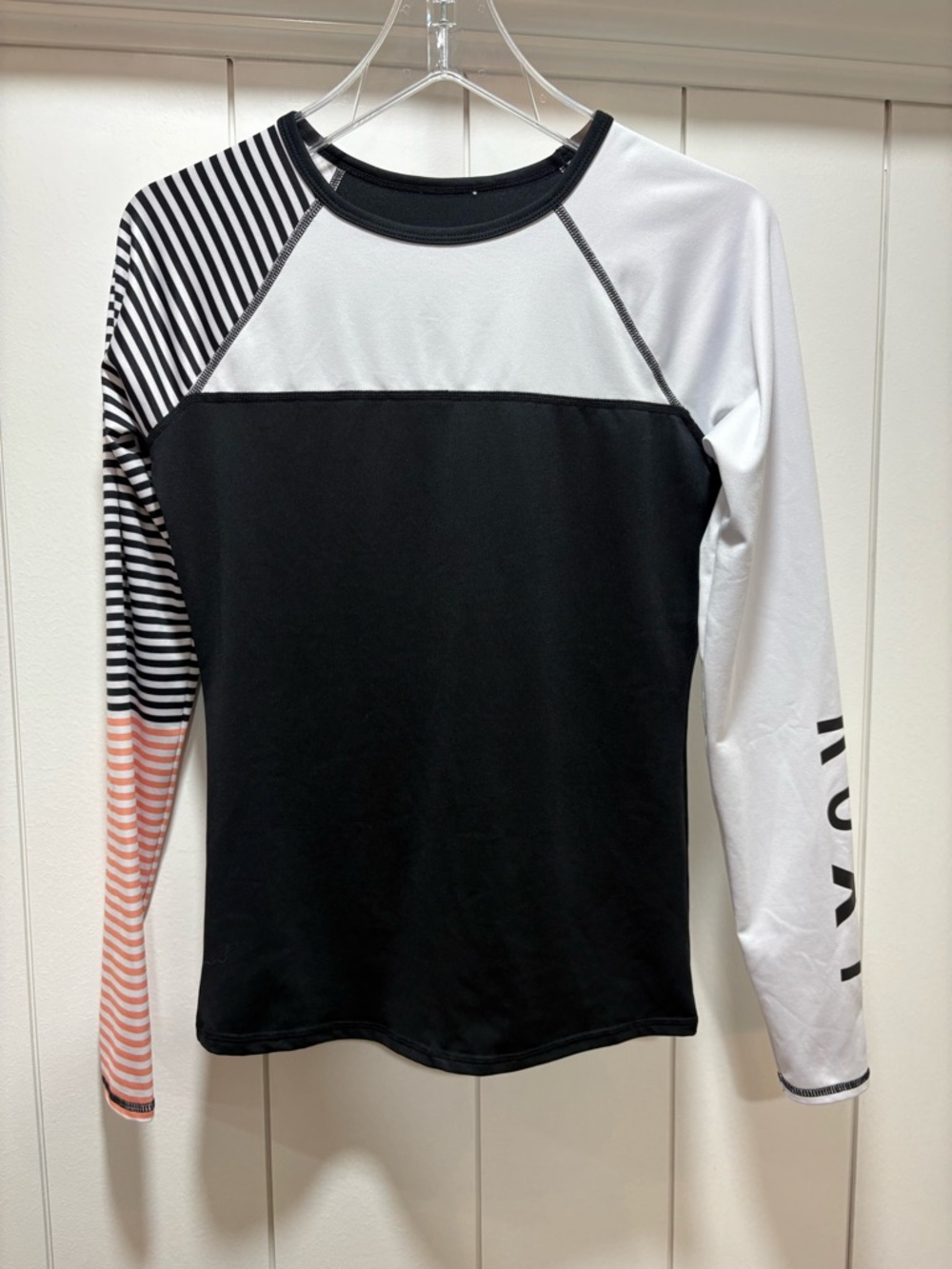 Roxy Block Color & Striped Long Sleeve Rashguard Shirt Sz Medium  Black White